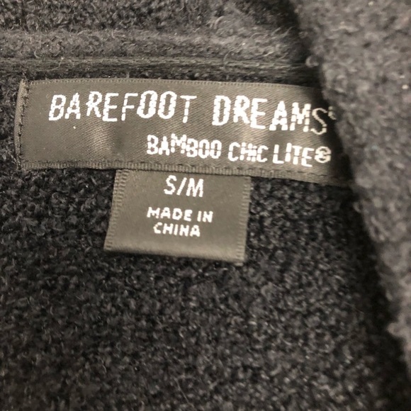 #32 - Barefoot Dreams -  EUC - Black & Gray ombré effect - soft and cozy - Picture 5 of 5
